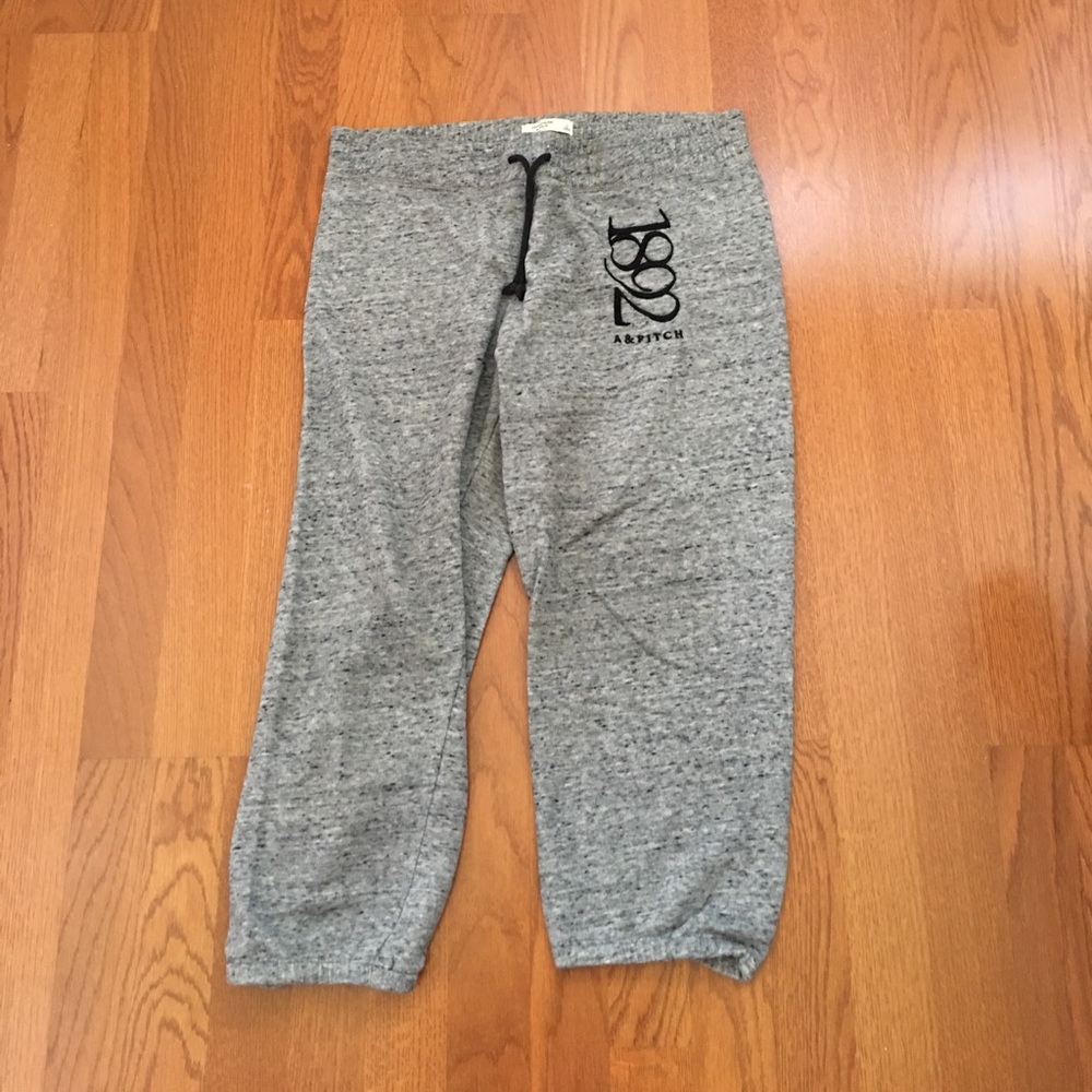 Abercrombie & Fitch Cropped Sweatpants Size Large